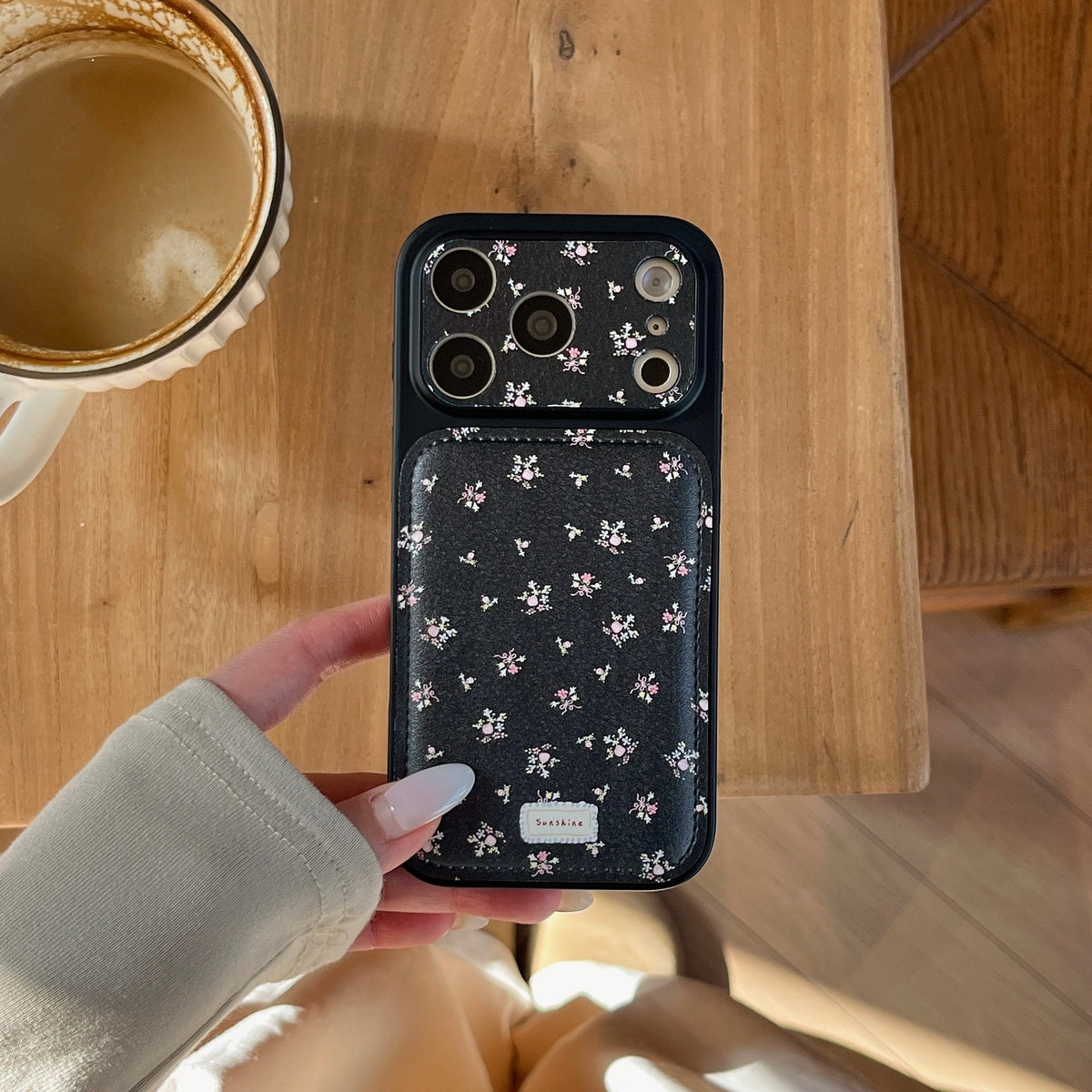 VINTAGE FLORAL LEATHER CASE