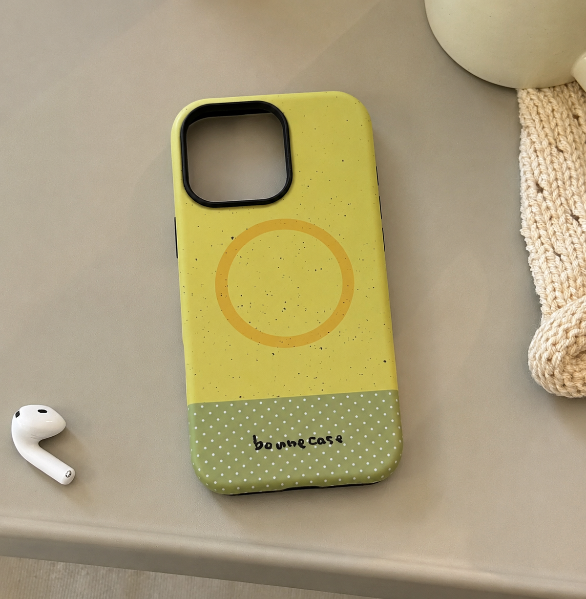 Minimal Speckled MagSafe Case
