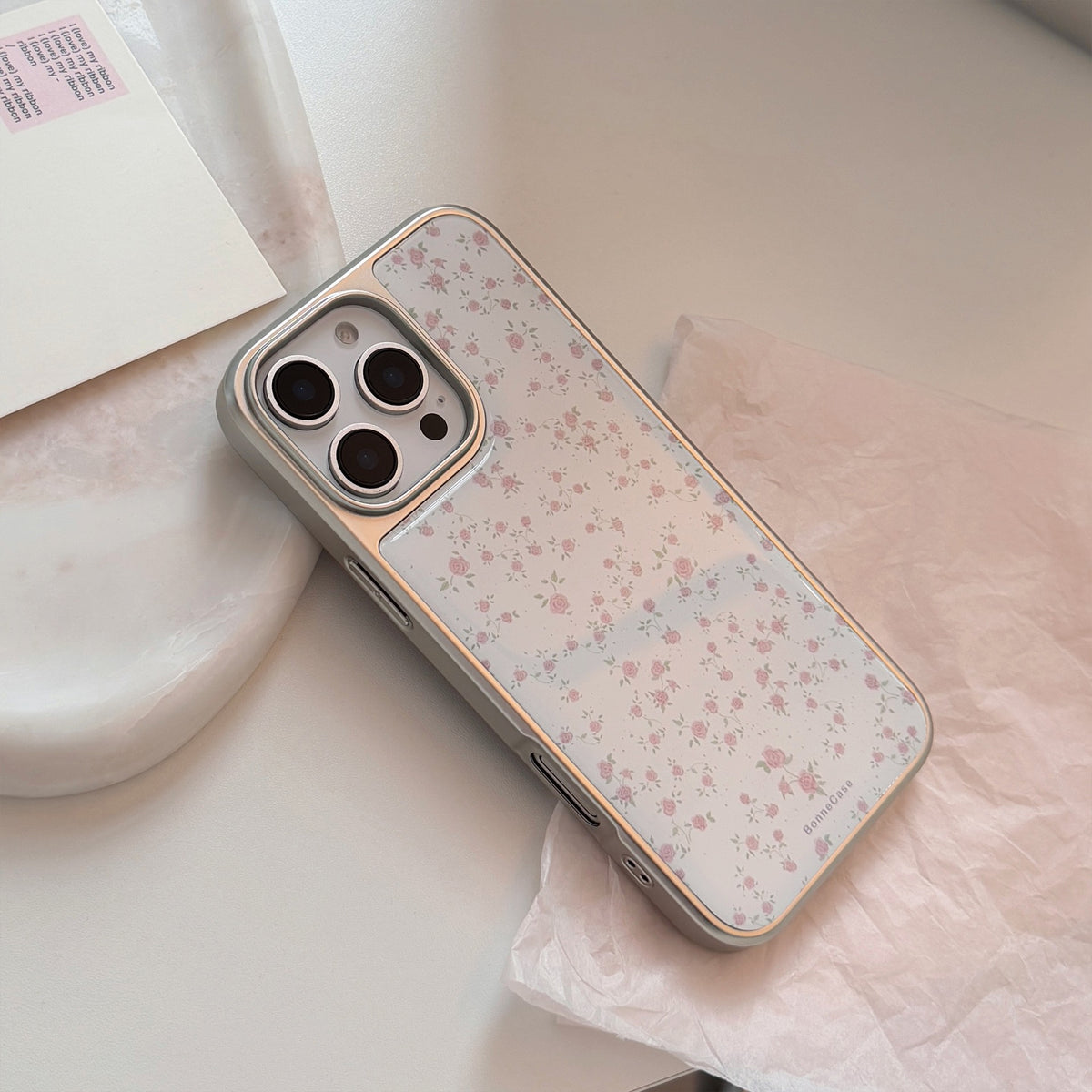 Cute Small Flowers Pattern Case